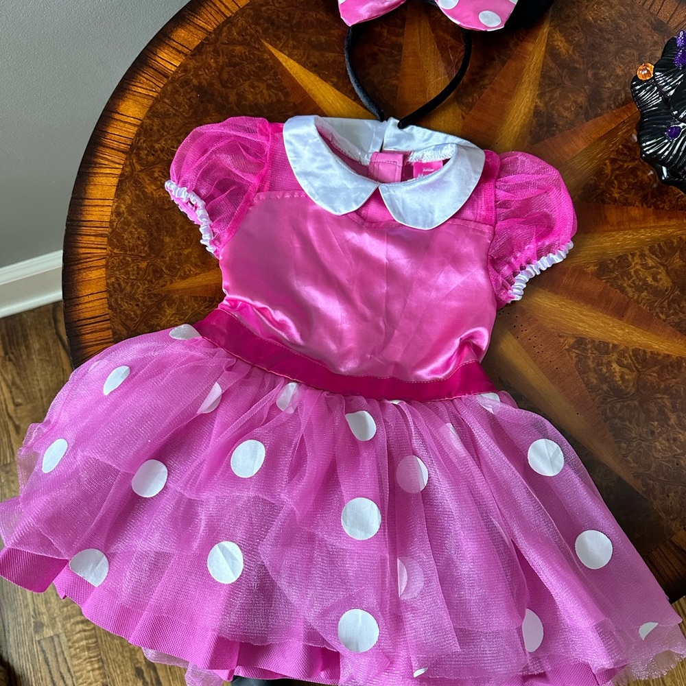 2T Minnie Mouse costume. Worn once